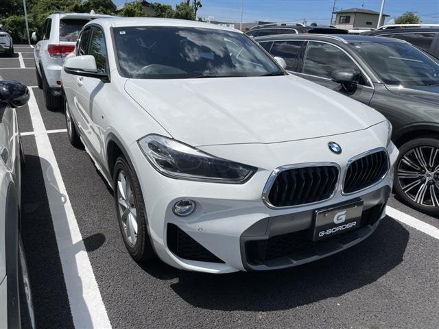 X2xドライブ20i 4WD禁煙車 純正8.8インチナビ