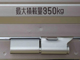軽自動車はもちろん、乗用車、商用車、福祉車両や他銘柄のお車など、豊富なラインアップで取り揃えております。スタイルも走りも多彩なクルマの中から、お客様にぴったりの1台がきっと見つかります。