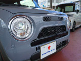 LEDヘッドライト装備なので暗い夜間の運転も安心☆フロントパーキングセンサーも付いてるので障害物に接近したらブザーで教えてくれるから更に安心