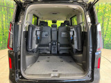 後席を格納すると、これだけの広さが!シーンに合わせたシートアレンジで、大きな荷物も積むことが出来ます♪