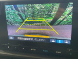 【バックカメラ】駐車時に後方がリアルタイム映像で確認できます。大型商業施設や立体駐車場での駐車時や、夜間のバック時に大活躍!運転スキルに関わらず、今や必須となった装備のひとつです!