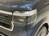 LEDヘッドライトは、点灯の瞬間から最大光量を発揮し、突然暗くなるトンネルなどでの安定感を高めます。