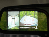 【アラウンドビューモニター】専用のカメラにより、上から見下ろしたような視点で360度クルマの周囲を確認することができます☆死角部分も確認しやすく、狭い場所での切り返しや駐車もスムーズに行えます。