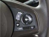 ◆アダプティブクルーズコントロール◆予め設定した車速内でクルマが自動的に加減速。前走車との適切な車間距離を維持しながら追従走行します。【LKAS】車線維持支援システムでステアリング操作を支援。