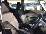 それぞれの分野のプロがお車の悩みや疑問に親身になって対応させていただきます。