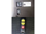 車いすの乗り入れ操作はスイッチ&リモコンでラクラク行えます!電動の安定した作動で車いすの方も安心です♪
