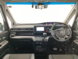 【前方視界】開放的な前方視界!運転がしやすく疲れにくいです♪窓が大きく、見通しがとっても良いおクルマですよ♪