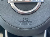 運転席側エアバックです。万が一の時に安心です