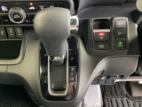 発進時から滑らかに加速する無段階変速のCVTはストップ&ゴーの多い街の中も快適です