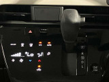 操作しやすい位置にあるシフトレバー!