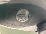 純正ナビゲーションを装着することで狭い道でのすれ違い時に下廻りを映し出す事ができます。他のカメラと連携してパノラマモニターにも対応することが出来ます。