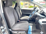 運転席シート廻りは使用感も少なく、良好な状態となっています。前オーナー様が丁寧に使っていたことがよくわかりますね。