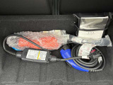100V、200Vケーブル、給電ケーブルが付属されております。