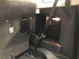 トランクにもライトが付いてます。夜間や地下駐車場などで便利です。