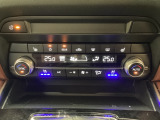 暑い夏の時期にとっても快適なシートベンチレーションを装備!シート内部に取り付けられたファンでシートの表面を換気して、涼しくしてくれます。