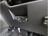ETCを搭載しているため、高速道路の料金所で停車することなくスムーズに通過できます。支払いの手間が省け、移動中のストレスを軽減して快適なドライブをサポートします。