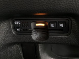 ETCが付いてます。ETC搭載車しか通過できないスマートICが利用できるようになりますよ!現在スマートICの設置箇所も増えてきているので、高速道路利用の幅が広がりますね☆
