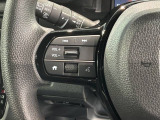 ステアリングにオーディオ操作スイッチが付いています。オーディオ画面に直接タッチしなくても操作が出来ますので、運転に集中できます。