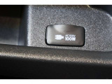 車載冷蔵庫など最大消費電力100W以下の電気製品を使用できる【100V・100W電源】を装備。シェイバーの充電なども出来ますし、車内にあると便利なアイテムですね!ラゲージスペースにも装備しています