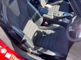 レカロ製セミバケットシート!運転時のホールド感がちがいます!