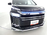 【LEDヘッドランプ】・・・消費電力の少ないLEDヘッドランプ。点灯してすぐに最大光量を発揮するのでトンネルなど周囲が急に暗くなった場合でも安心。
