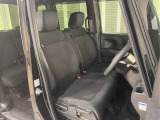 乗降がしやすい運転席。高さが調節できて小柄な方でも運転しやすいポジションをとることができます。
