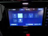 【オーディオ選択画面】AM/FMの切替や、交通情報もこちらの画面から選択できます。