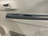 内装、ドア内張にキズあります。