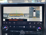 【全周囲モニター】フロント+サイド+バックにカメラが装着されています。車庫入れが苦手な方もこれがあれば安心ですね。