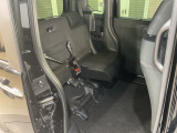 後席をはね上げれば、「もうひとつの荷室」が生まれます。