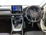 すっきりとしたデザインの内装は、さすがトヨタ車の上品さを感じます。
