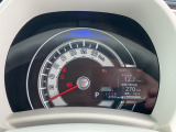 ランプ色で運転状態を表示しエコドライブをサポートするメーター!発電状況バッテリー残量なども一目瞭然!★走行距離が少ないのも良いですね!
