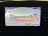 バックモニター付き。 車両後方の映像が画面に表示されるので、車庫入れが苦手な人も安心です。ただし、目視確認もお忘れなくお願いいたします。