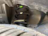 お車を安心してお乗りいただく為には、足回りの定期点検が欠かせません。サービスサポート(有償保証)では無料点検もご提供しており、安心のカーライフをお過ごしいただけるサポート体制が整っています。