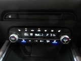 暑い夏の時期にとっても快適なシートベンチレーションを装備!シート内部に取り付けられたファンでシートの表面を換気して、涼しくしてくれます。