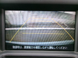 【バックカメラ】運転が苦手な方も車庫入れラクラクです!ギアをリバースに入れれば自動的にモニターが切り換わりますので、面倒な操作は不要です。狭い駐車場もお車を傷つけず安心です!