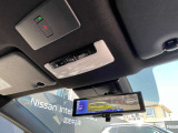 スマートルームミラーで荷物満載でも確認出来ます。またSOSコールも装備されております。