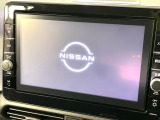 【メーカー純正9型ナビ】インテリアに溶け込むスタイリッシュな「専用設計」メーカーナビを装備♪視認性や操作性など基本性能にも優れ、より上質なカーライフをお楽しみいただけます。