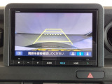 便利な3ビュー切り替え、ガイド線表示付きのバックカメラです。後退時、後方の視界をサポートします