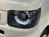 LEDヘッドライトは、点灯の瞬間から最大光量を発揮し、突然暗くなるトンネルなどでの安定感を高めます。