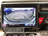 バックも安心のバックカメラ付いています。バックカメラがあると、いつでも安全にバックできますね。死角も減ります。