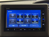 Bluetooth対応、CD/DVD再生機能付き。お好きな音楽を聴きながらのドライブは楽しいですよね〜♪
