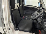 今お乗りのお車の価値が気になる方は、お気軽にお声がけください。査定士の資格を持ったスタッフが、丁寧に査定いたします