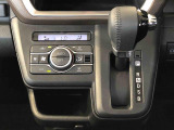 温度を設定すれば、自動で車内の温度管理をしてくれる優れものです♪ATミッションで運転楽々