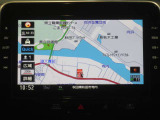 純正メモリーナビ装着車です☆お出かけの際に安心なカーナビ機能はもちろん、TV機能も付いています♪