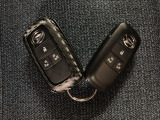 スマートキーを装備しています☆カギをカバンやポケットに入れて頂いた状態でドアロックの開閉やエンジンスタートをして頂けますよ!とても便利な装備です!