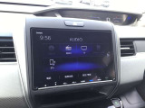 TV・CD/DVD・Bluetoothオーディオに対応した純正ナビを装備。お好みの音楽や映像を楽しめます。