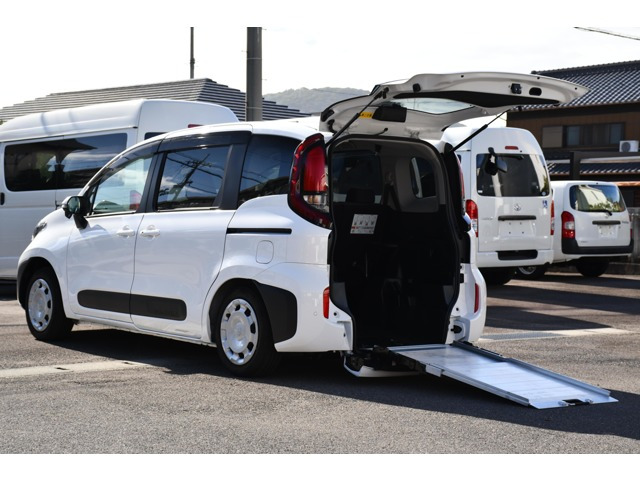 シエンタ 1.5 X ウェルキャブ 車いす仕様車 タイプI 助手席側セカンドシート付 