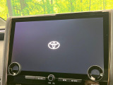 【メーカー純正14型ナビ】インテリアに溶け込むスタイリッシュな「専用設計」メーカーナビを装備♪視認性や操作性など基本性能にも優れ、より上質なカーライフをお楽しみいただけます。