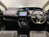 全方位で視界が広い。気持ちがよくて、運転もしやすい。1列目から3列目まで、すべての席がゆったりと座れるスペシャルシートです♪